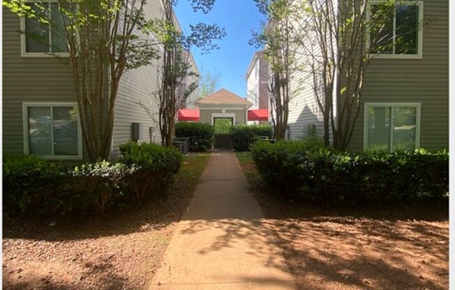 1 Private Bedroom + Bathroom in Shared Condo Near NCSU