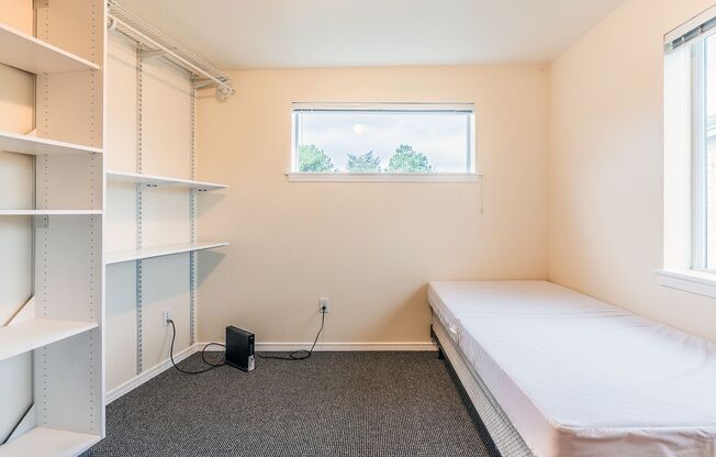 Studio, 1 bath, 130 sqft, $725, Unit D-3