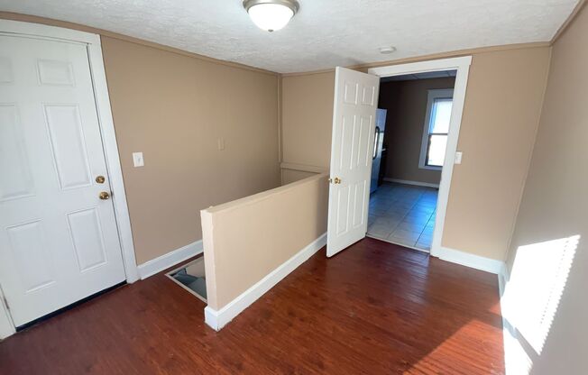 3 beds, 1 bath, $1,195