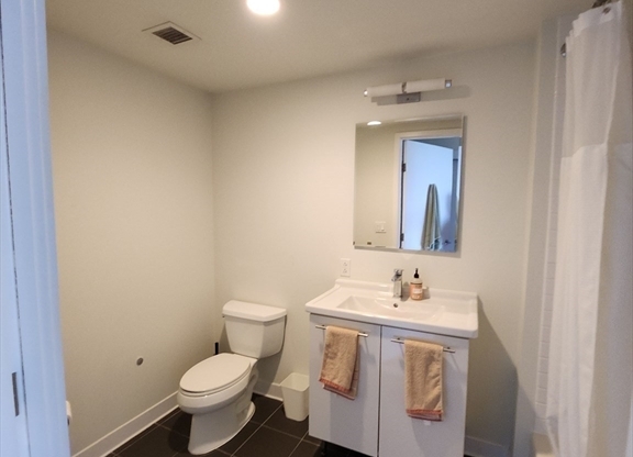 2 beds, 2 baths, 1,367 sqft, $4,800, Unit 811