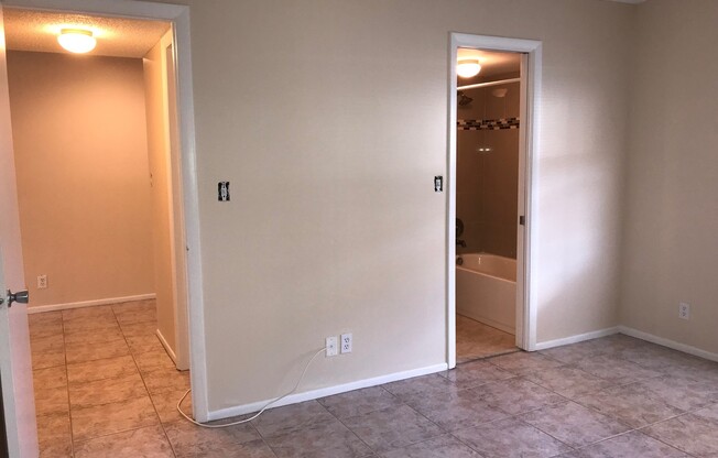 Pretty, remodeled first floor Coral Springs apartment