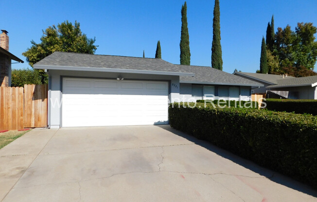 Beautiful 4bd/2ba Rosemont Home with 2 Car Garage