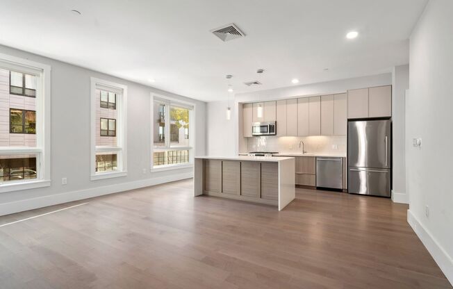 2 beds, 1 bath, 940 sqft, $3,600, Unit 305