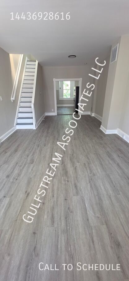 1519 E 28 ST