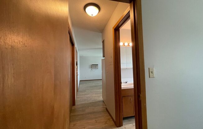 1 bed, 1 bath, $710, Unit 5