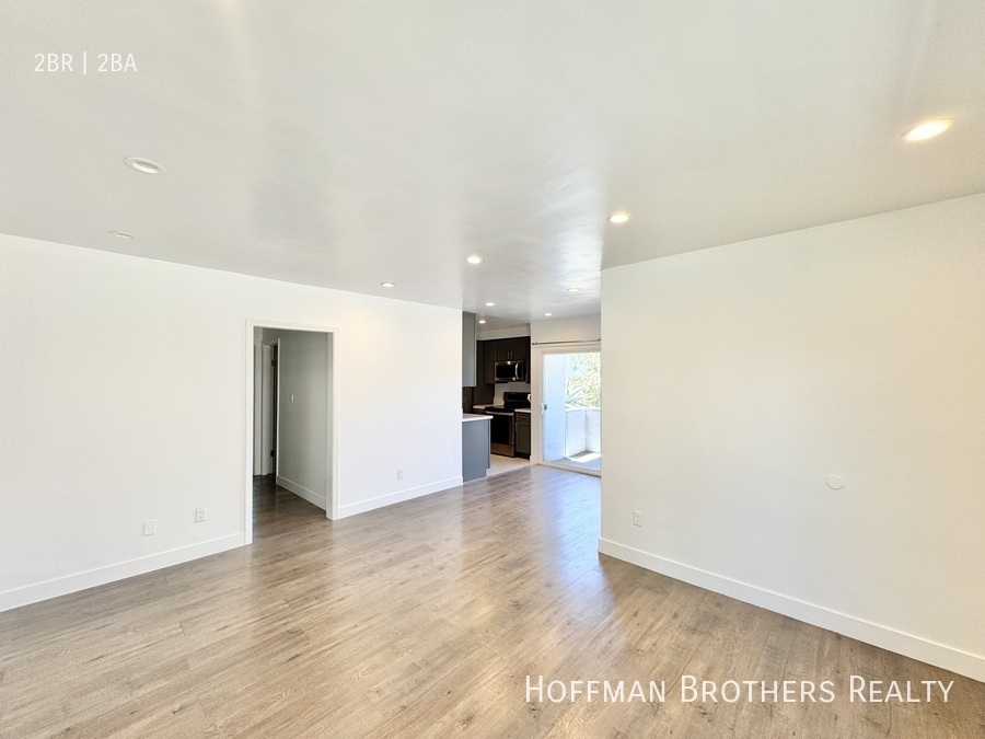 1948 S RIMPAU BLVD