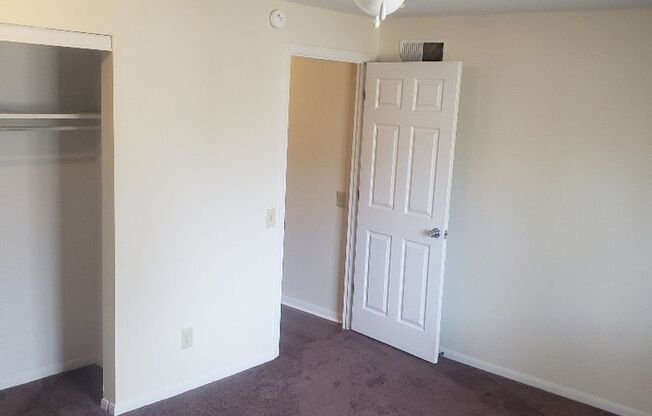 2 beds, 1 bath, 725 sqft, $900, Unit #N