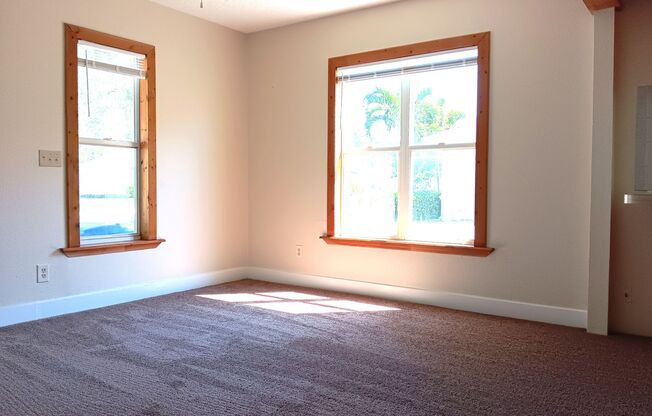 2/1 bungalow in north St Pete