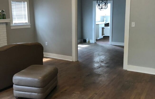 2 beds, 1 bath, $1,400