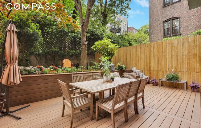 344 W 23 ST