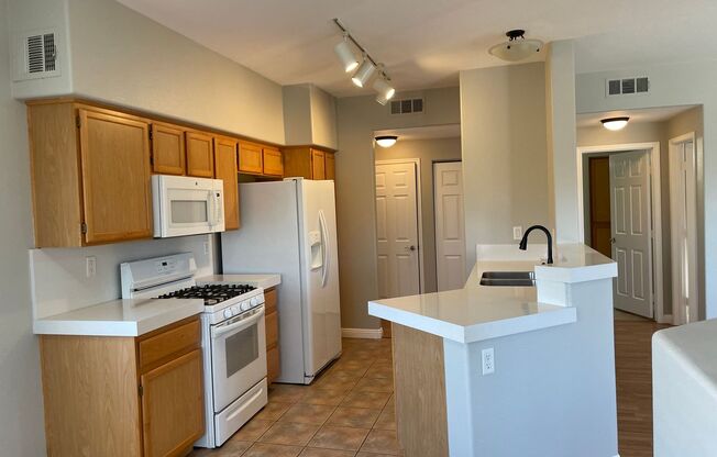 2 bedroom upgraded condo in Silverado Ranch