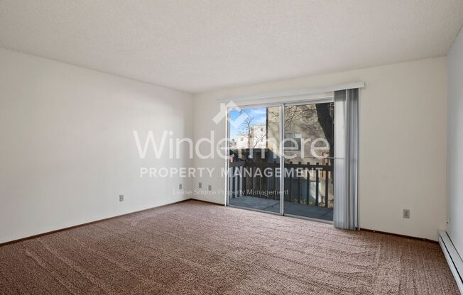 2 beds, 1 bath, $1,000, Unit Unit 03