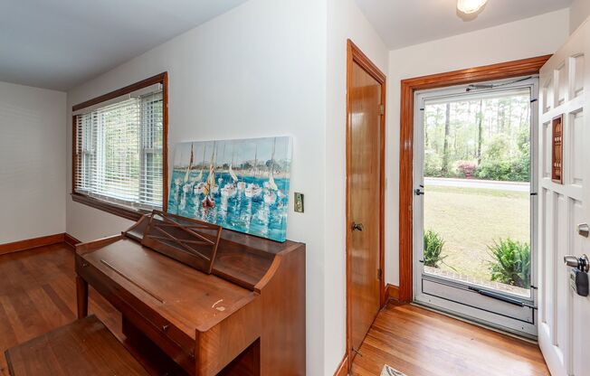 3 Bedroom Classic Summerville Home!