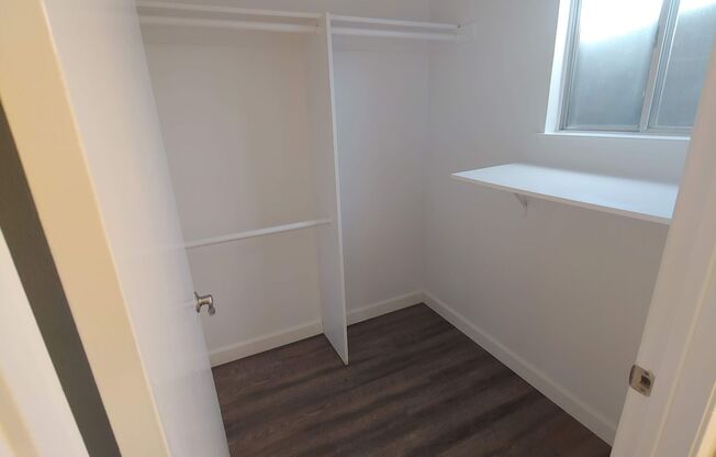 3 beds, 2 baths, 1,211 sqft, $2,005, Unit 1690-107