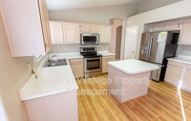 1035 W OLIVE AVE