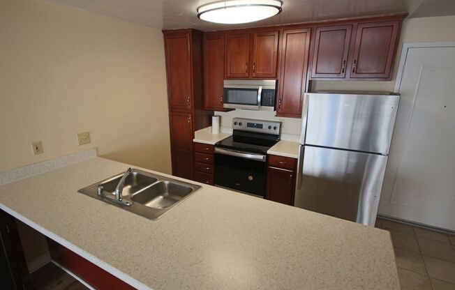 Best Priced 2 Bedroom Condo in the Heart of UTC