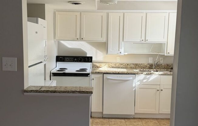 Comfort & Style: 2-Bedroom Raleigh Townhouse