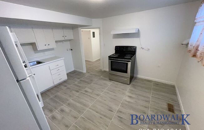 1 bed, 1 bath, 800 sqft, $1,099, Unit 3545 West Temple