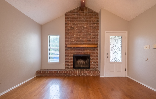 Charming 2-Bedroom, 2-Bath Townhouse in Pflugerville!