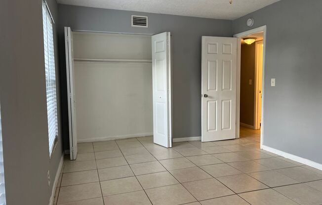 2 beds, 1 bath, 825 sqft, $1,250, Unit 920#B106