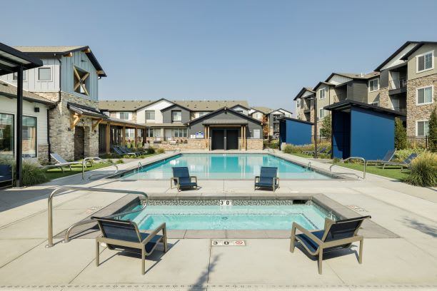 Swimming Pool and Hot Tub at Parc on 5th Apartments & Townhomes in American Fork Utah