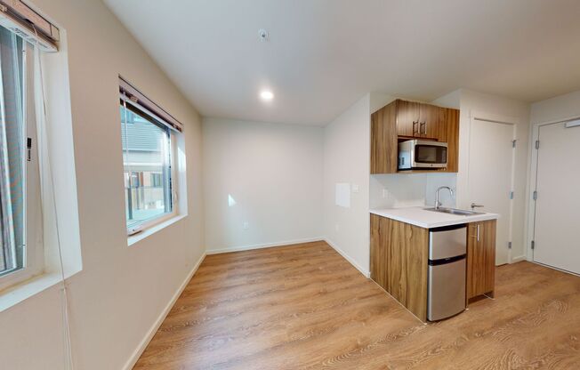 Studio, 1 bath, 175 sqft, $1,295, Unit 326