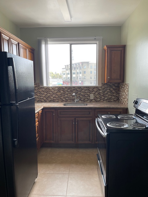 2624 FOOTHILL BLVD