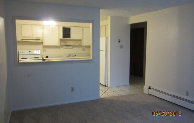 Wonderful 1 BR/1 BA Condo located on 3rd Floor in Secured Bldg!