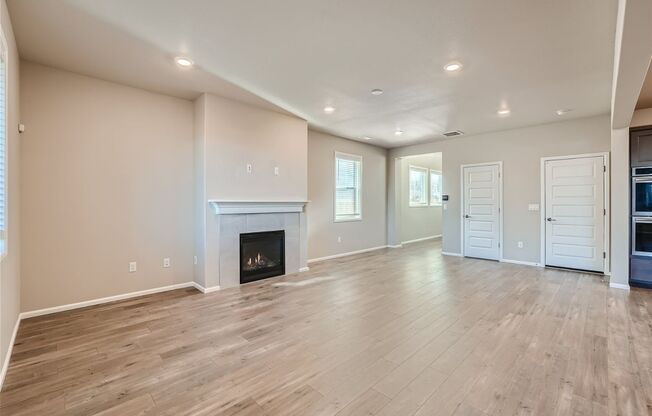 Stunning design and spacious floor plan nestled in the amazing Tahoma Ridge neighborhood.