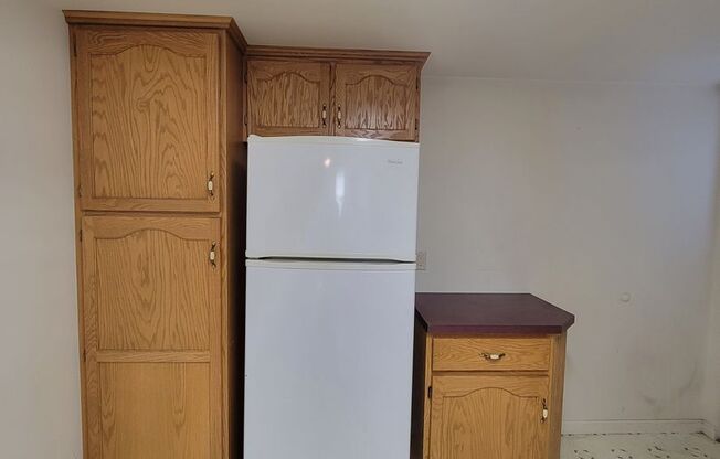 1 bed, 1 bath, $800, Unit 231king