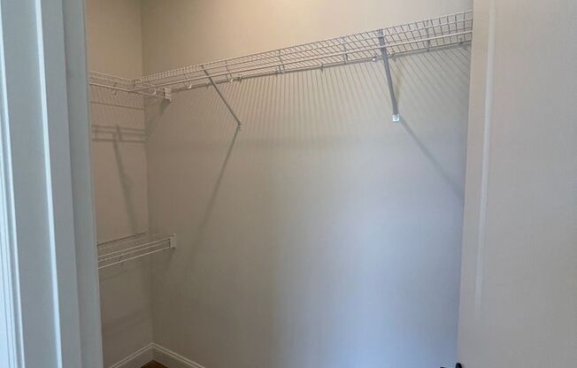 1 bed, 1 bath, 859 sqft, $1,600, Unit B102