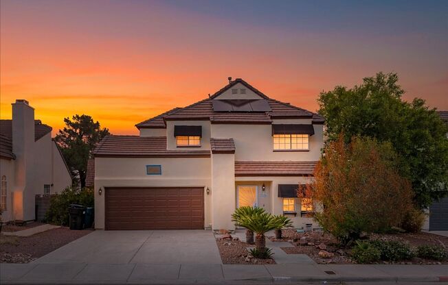 Private Pool and Spa in a 3 Bedroom with New Floors, New Paint