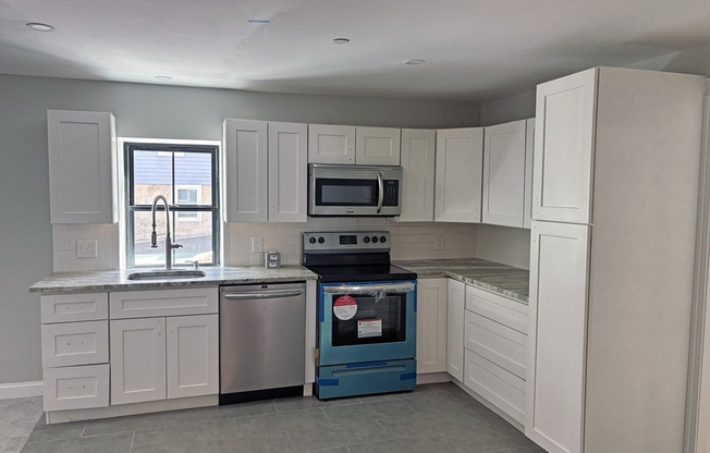 844 E 3 ST