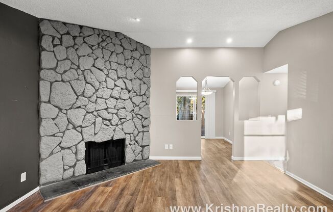 Renovated 2BD/1BA Duplex | Single-Level | Stoneridge – Tualatin