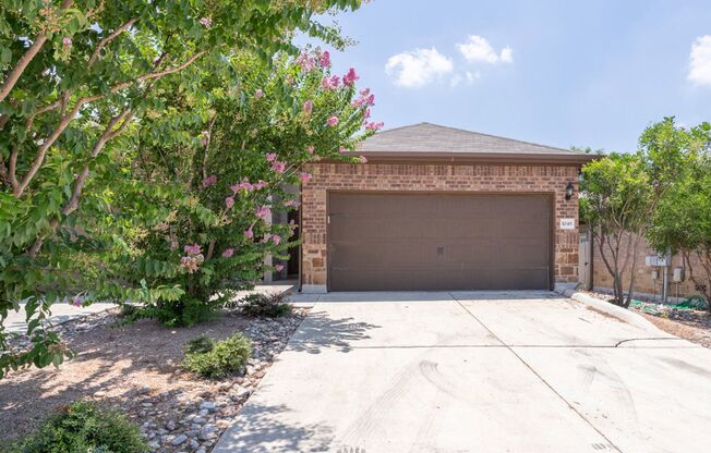 Nice 3 Bedroom Duplex located in New Braunfels!