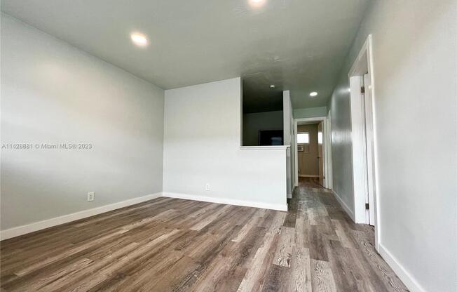 715 SW 5 ST