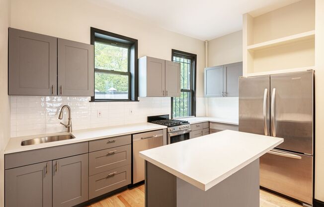 32 WEBSTER PL