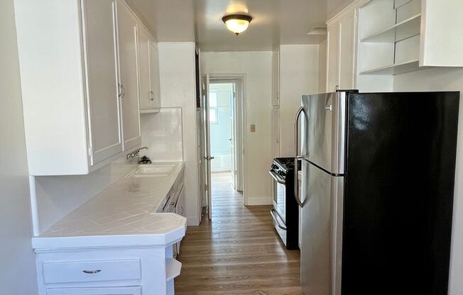 2 beds, 1 bath, $2,700, Unit 141