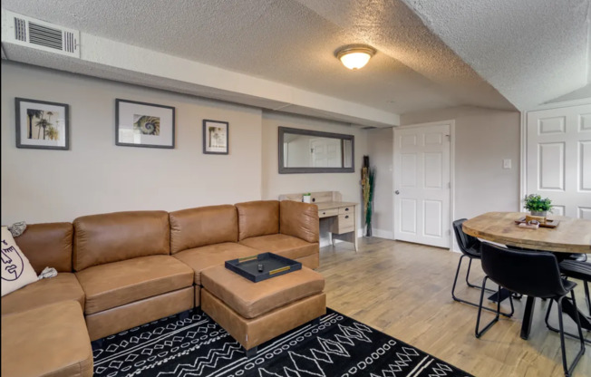 2 beds, 1 bath, $2,200