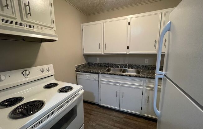 1B/1B Apartment Available in Sulphur-All Bills Paid-Section 8 Accepted