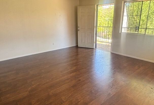 1 bed, 1 bath, 640 sqft, $950, Unit 230