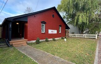 1 bed, 1 bath, $2,000, Unit A