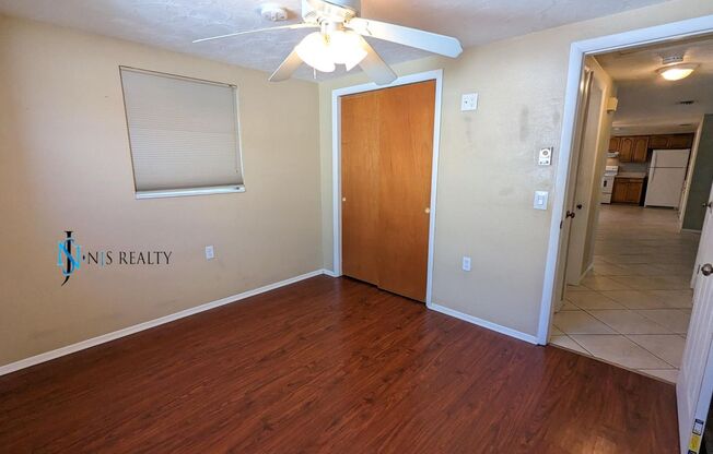 2 beds, 1 bath, $1,495