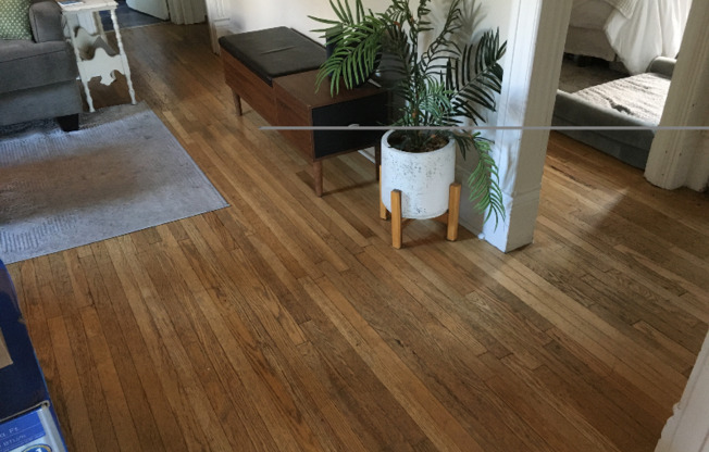 803 28 ST W