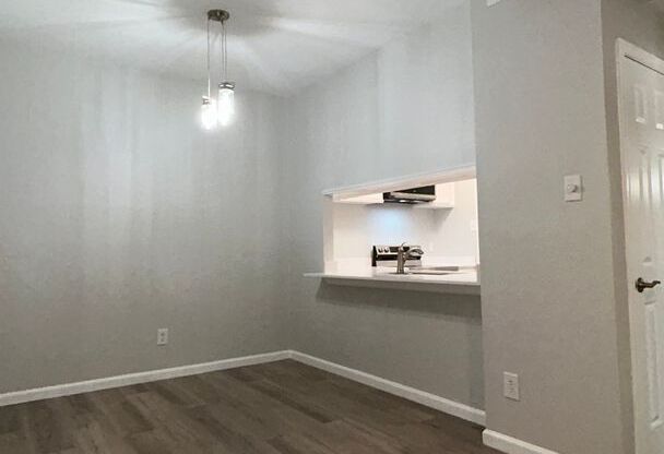 1 bed, 1 bath, $1,250, Unit #120