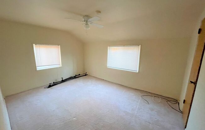 2 beds, 1 bath, 888 sqft, $1,000, Unit 435