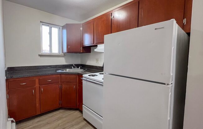 1 bed, 1 bath, 600 sqft, $1,300, Unit C2