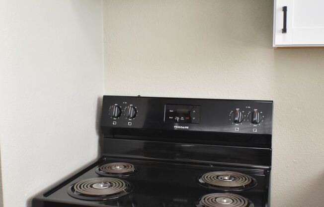 2 beds, 1 bath, 775 sqft, $1,395, Unit 445-28