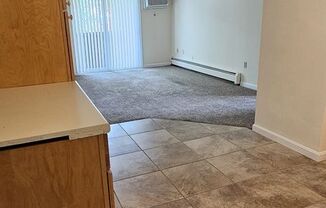 2 beds, 1 bath, $2,100, Unit 18