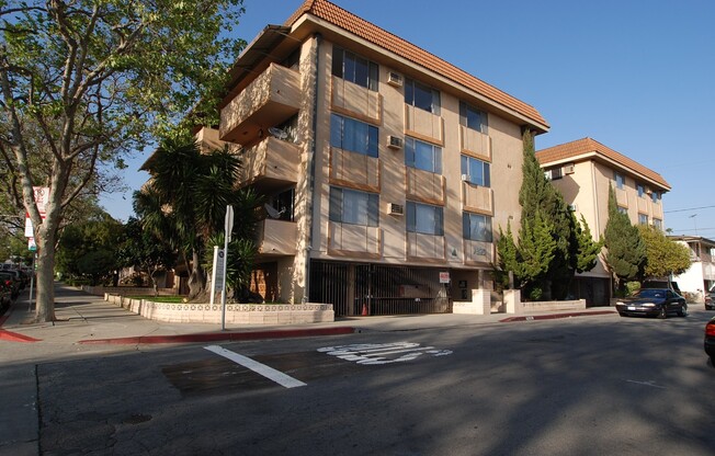 RMN - Romaine Apartments